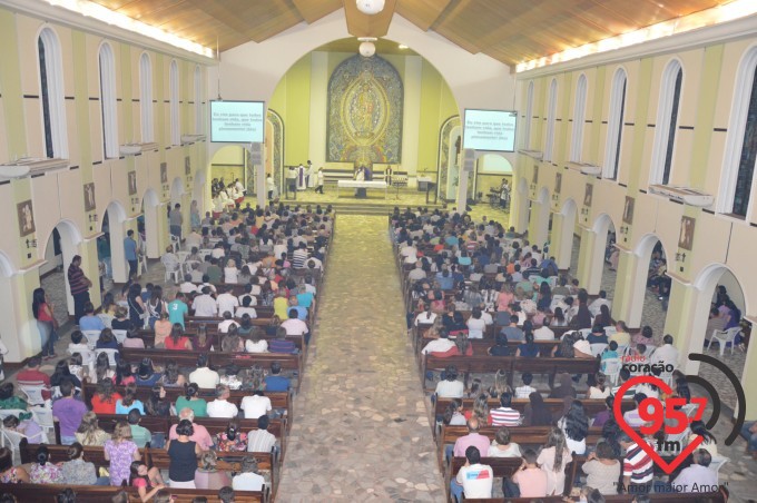 Dom Redovino celebra quarta-feira de cinzas na catedral