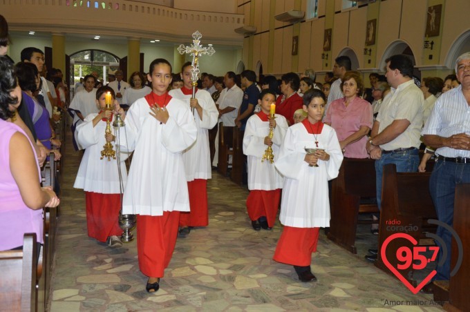 Dom Redovino celebra quarta-feira de cinzas na catedral