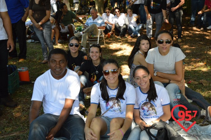 Na presença de muitos jovens, dom Redovino abre campanha da fraternidade no santuário