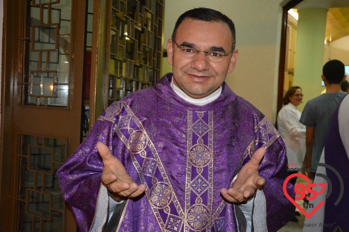 Pe. Crispim e Pe. Leão Comemoram aniversário juntos em missa na catedral