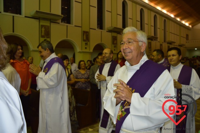 Pe. Crispim e Pe. Leão Comemoram aniversário juntos em missa na catedral