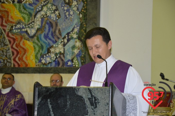 Pe. Crispim e Pe. Leão Comemoram aniversário juntos em missa na catedral