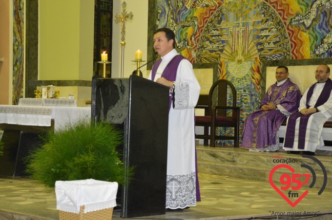 Pe. Crispim e Pe. Leão Comemoram aniversário juntos em missa na catedral
