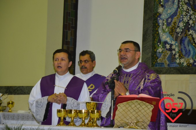 Pe. Crispim e Pe. Leão Comemoram aniversário juntos em missa na catedral