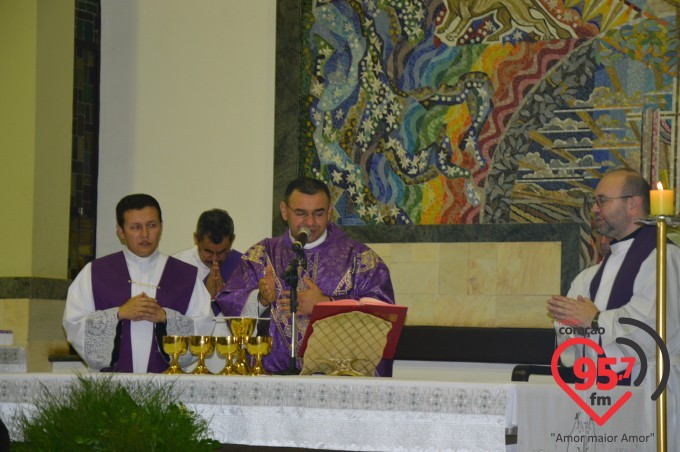 Pe. Crispim e Pe. Leão Comemoram aniversário juntos em missa na catedral