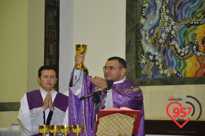 Pe. Crispim e Pe. Leão Comemoram aniversário juntos em missa na catedral