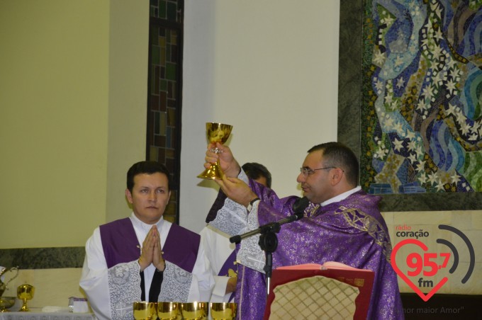 Pe. Crispim e Pe. Leão Comemoram aniversário juntos em missa na catedral