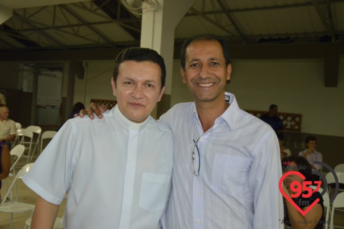 Pe. Crispim e Pe. Leão Comemoram aniversário juntos em missa na catedral
