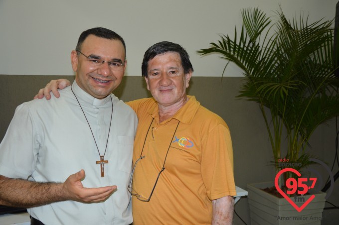 Pe. Crispim e Pe. Leão Comemoram aniversário juntos em missa na catedral