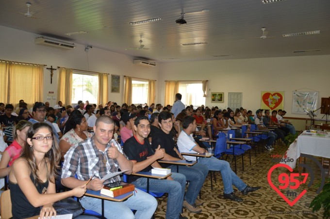 IPAD recebe jovens de toda diocese com palestras de Dom Eduardo