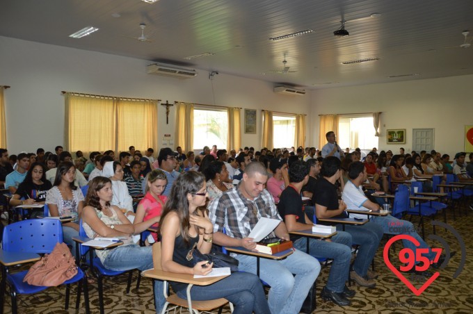 IPAD recebe jovens de toda diocese com palestras de Dom Eduardo