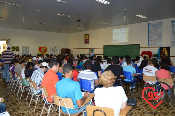 IPAD recebe jovens de toda diocese com palestras de Dom Eduardo