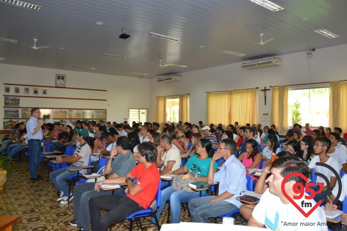 IPAD recebe jovens de toda diocese com palestras de Dom Eduardo