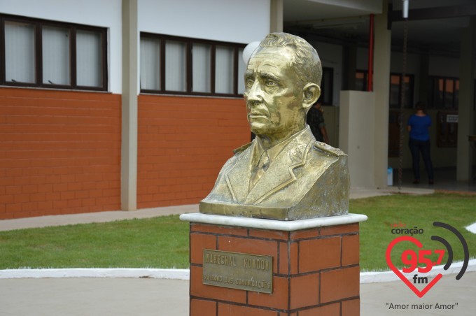 FTM recebe título de 'Amiga da 14a. Cia Com de Dourados'