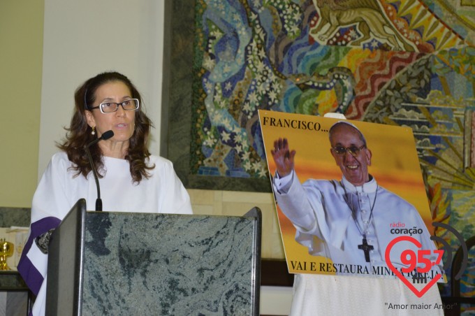 Bispo celebra Missa pelo Papa Francisco