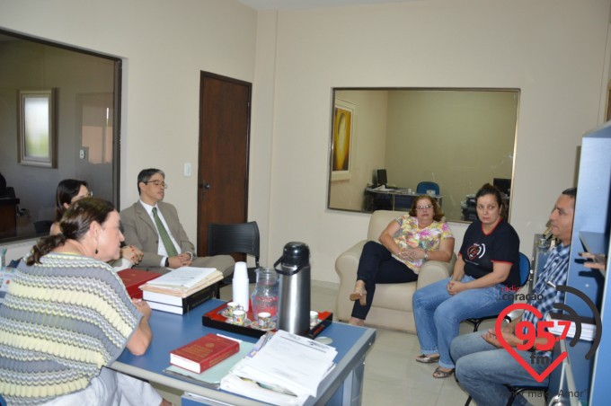 Promotor de justiça visita Rádio Coração