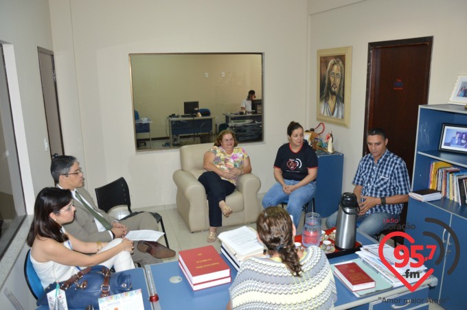 Promotor de justiça visita Rádio Coração