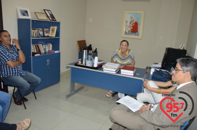 Promotor de justiça visita Rádio Coração