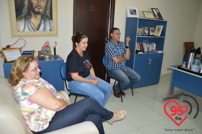 Promotor de justiça visita Rádio Coração