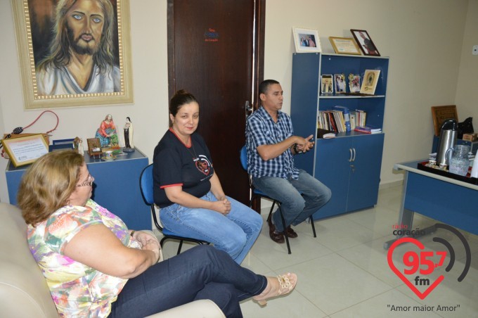 Promotor de justiça visita Rádio Coração