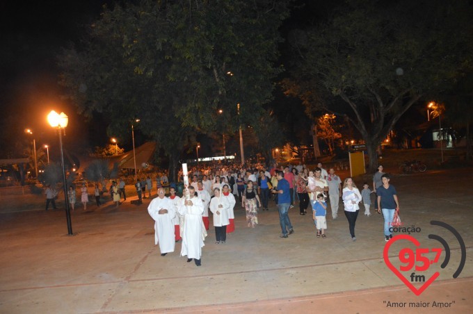 Pe. Leão celebra o sábado santo na catedral