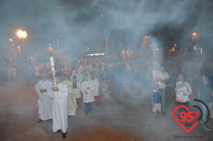 Pe. Leão celebra o sábado santo na catedral
