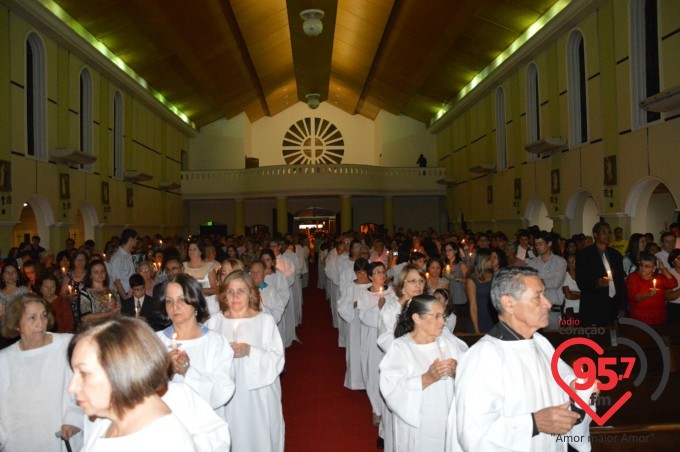 Pe. Leão celebra o sábado santo na catedral