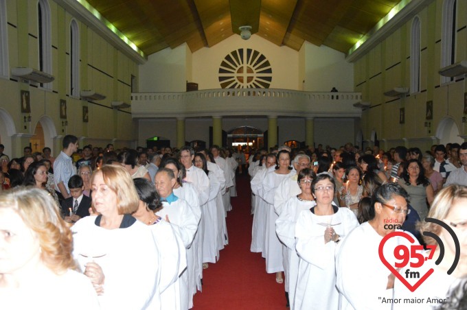 Pe. Leão celebra o sábado santo na catedral