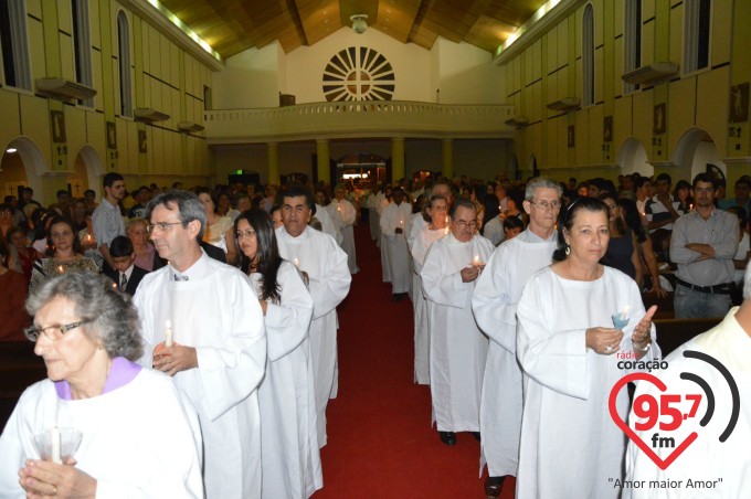 Pe. Leão celebra o sábado santo na catedral