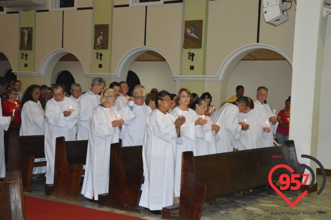 Pe. Leão celebra o sábado santo na catedral