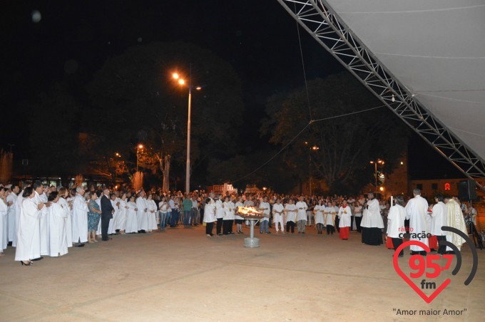 Pe. Leão celebra o sábado santo na catedral
