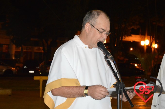 Pe. Leão celebra o sábado santo na catedral