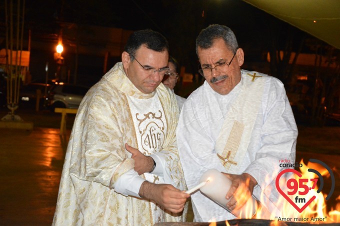 Pe. Leão celebra o sábado santo na catedral
