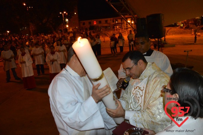 Pe. Leão celebra o sábado santo na catedral