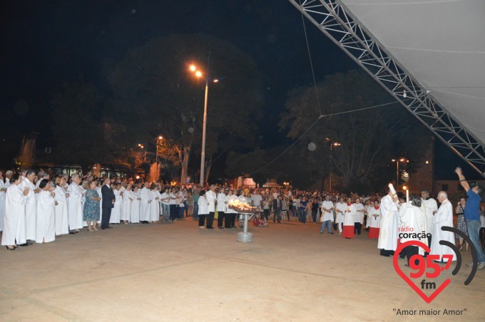 Pe. Leão celebra o sábado santo na catedral