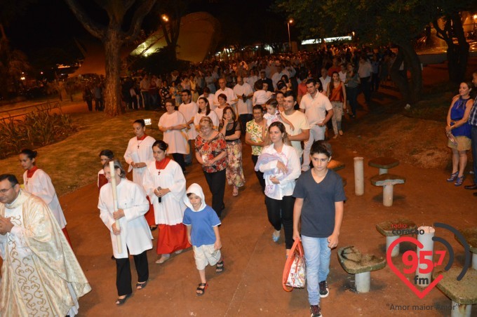 Pe. Leão celebra o sábado santo na catedral