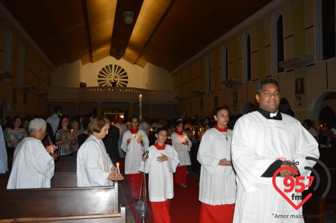 Pe. Leão celebra o sábado santo na catedral