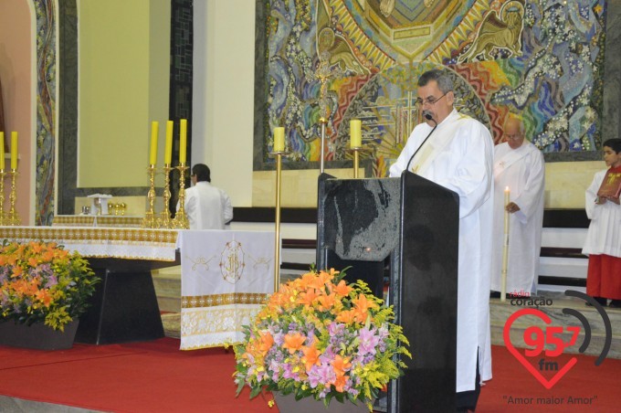 Pe. Leão celebra o sábado santo na catedral