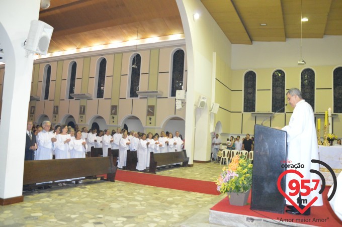 Pe. Leão celebra o sábado santo na catedral
