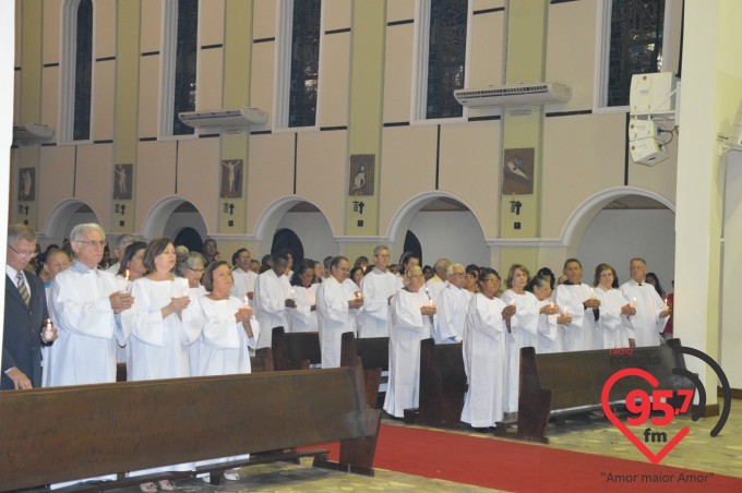 Pe. Leão celebra o sábado santo na catedral