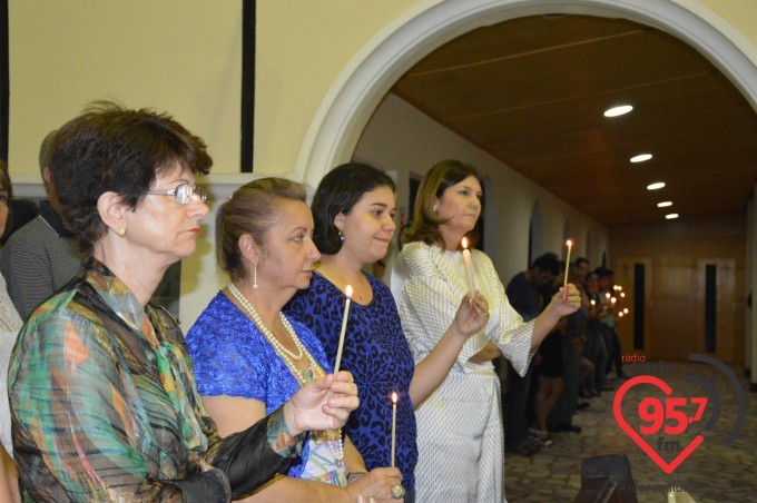 Pe. Leão celebra o sábado santo na catedral