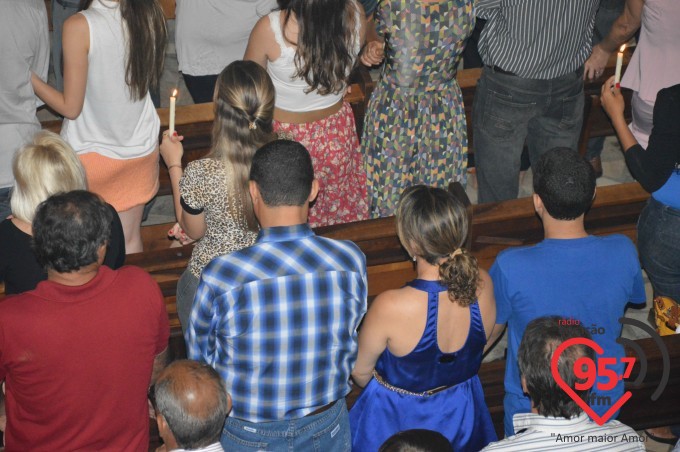 Pe. Leão celebra o sábado santo na catedral