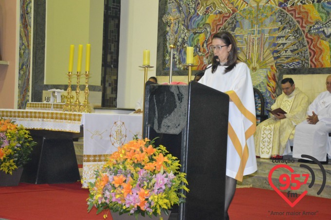 Pe. Leão celebra o sábado santo na catedral