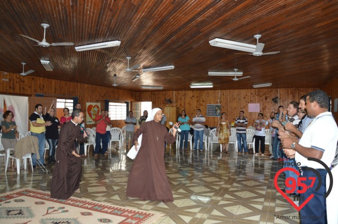 Encontro de casais no Santuário N.S. Aparecida