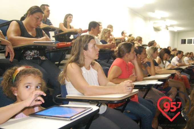 EIC realiza palestra como o tema: Educação e Limites