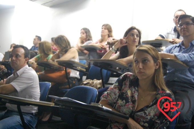 EIC realiza palestra como o tema: Educação e Limites