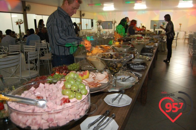 Jantar dançante na paróquia São Carlos