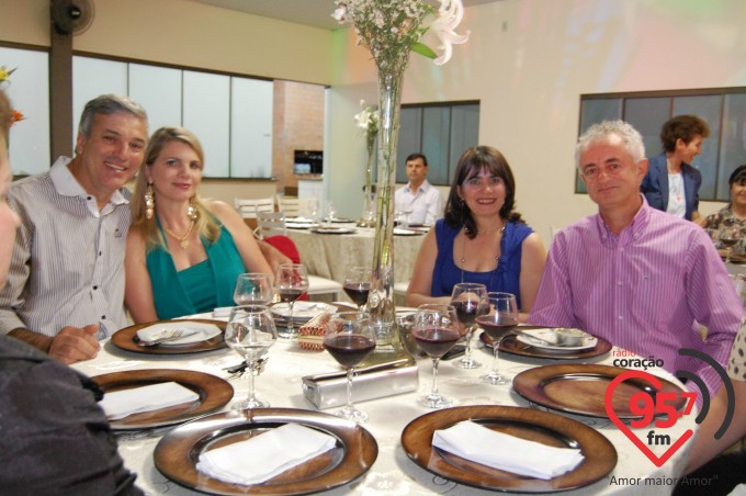 Jantar dançante na paróquia São Carlos