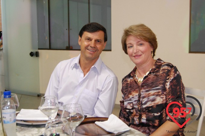 Jantar dançante na paróquia São Carlos