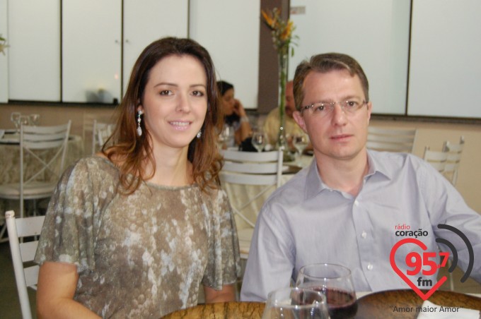 Jantar dançante na paróquia São Carlos